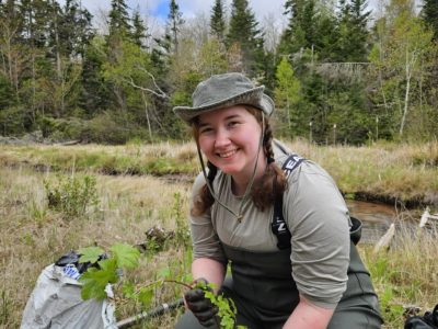 Miranda Ings in the field